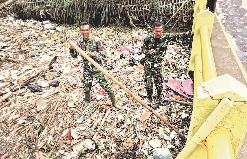 Sampah di anak sungai Citarum, Bandung, Jawa Barat (Dok. Kodam Siliwangi)