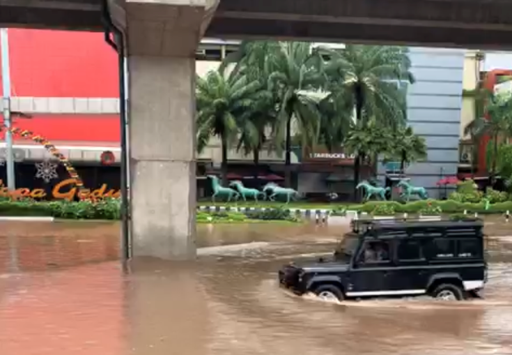 Banjir di Kelapa Gading, Jakarta.