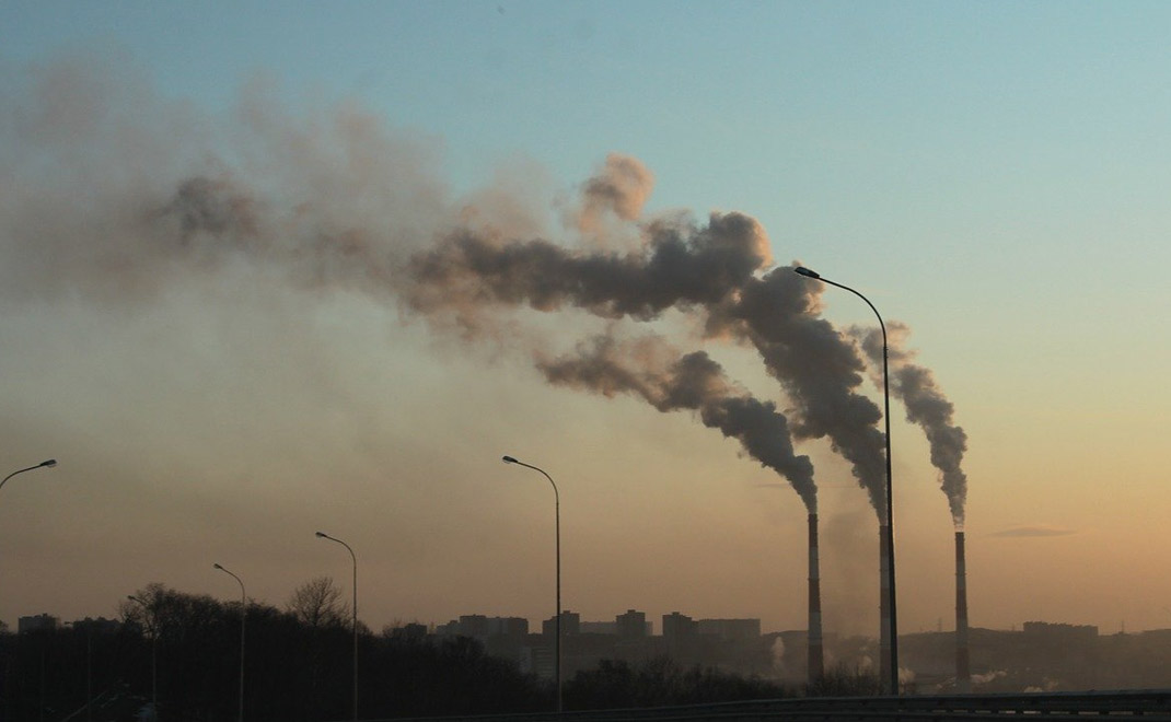 Cerobong asap batu bara (Foto: Digifly/Pixabay)