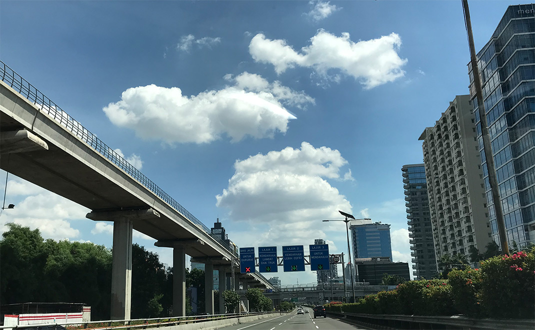 Jalan protokol Jakarta saat pemberlakuan pembatasan kegiatan masyarakat (PPKM) untuk memutus penularan virus corona (Foto: Dok. FD)