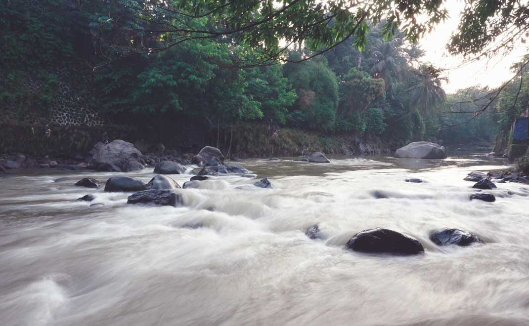 Daerah ailran sungai (DAS) Ciliwung di Katulampa Bogor, Jawa Barat (Foto: Asep Ayat/FD)