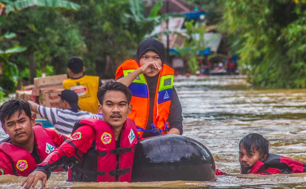 Banjir Sintang di Kalimantan Barat akibat deforestasi DAS Barito (Foto: Greenpeace Indonesia)