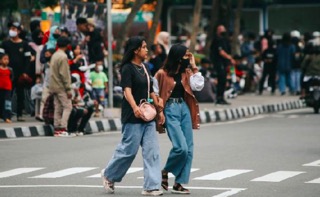 Citayam Fashion Week di Jalan Jenderal Sudirman Jakarta (Foto: M. Taufan Rengganis/Tempo)