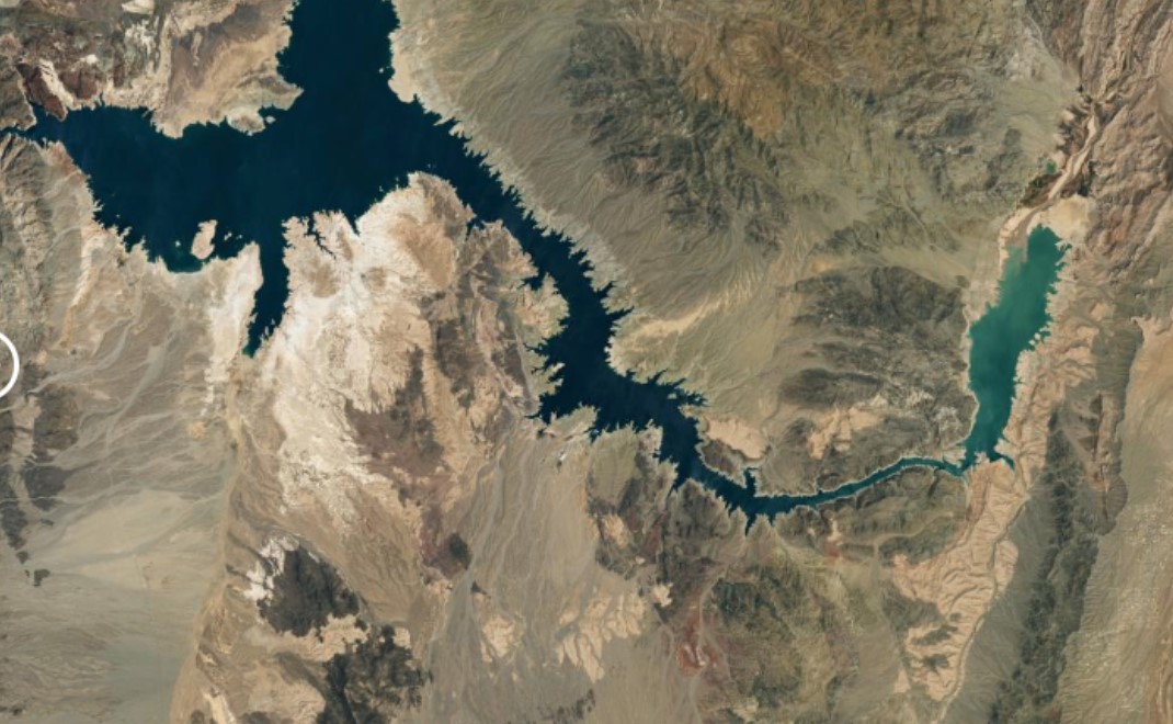 Citra satelit Danau Mead yang mengering (Sumber: NASA)