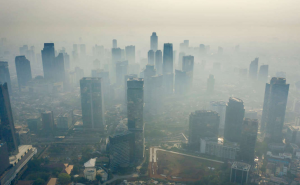Jakarta didapuk sebagai kota dengan polusi udara terburuk di dunia (foto: IQAir)
