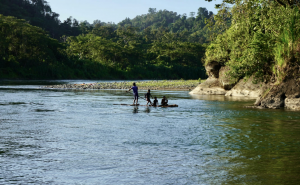 Masyarakat adat (foto: Unsplash.com/Azzedine Rouichi)