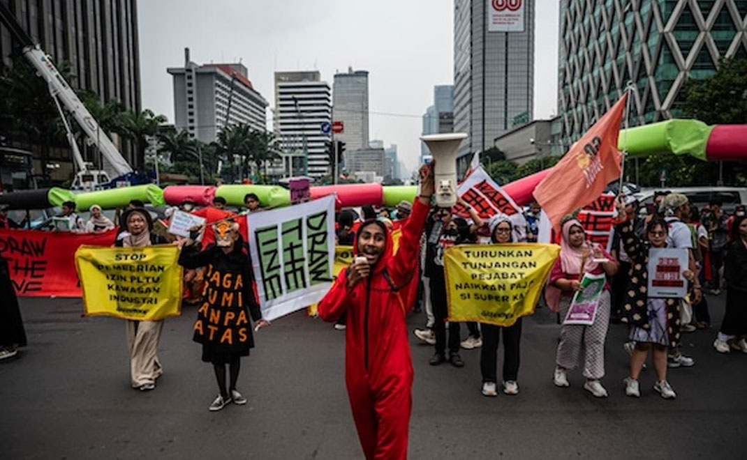 Aksi Draw The Line di Jakarta