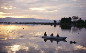 Wilayah perairan memiliki nilai penting bagi budaya dan alam (foto: Unsplash.com/hakammagdea)